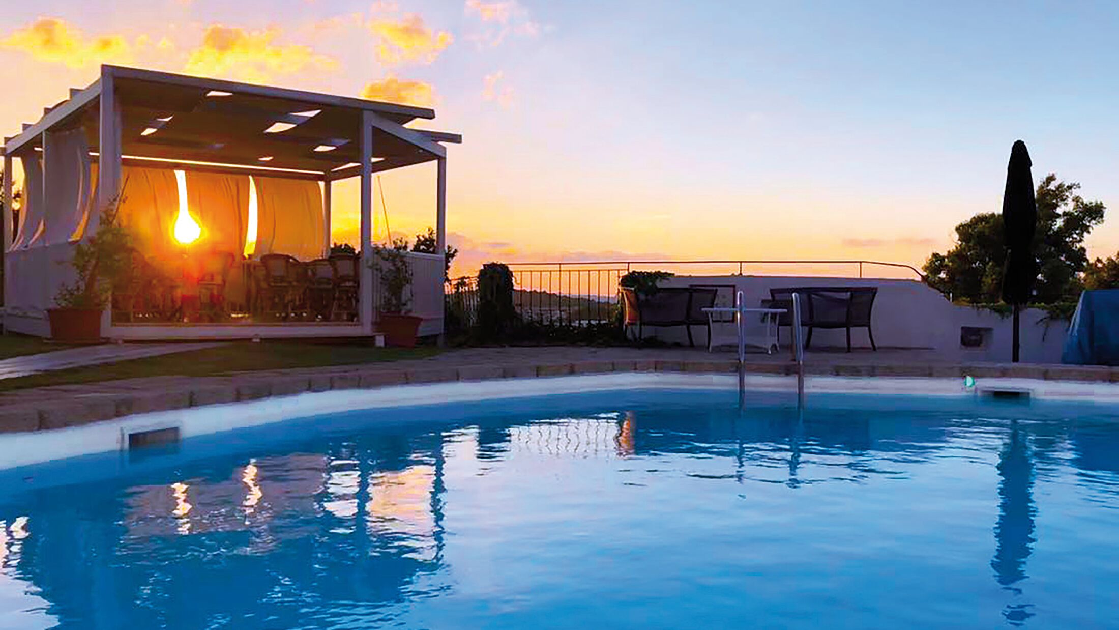 Luci-di-la-Muntagna-2022-Swimming-Pool-005-121843-Hybris