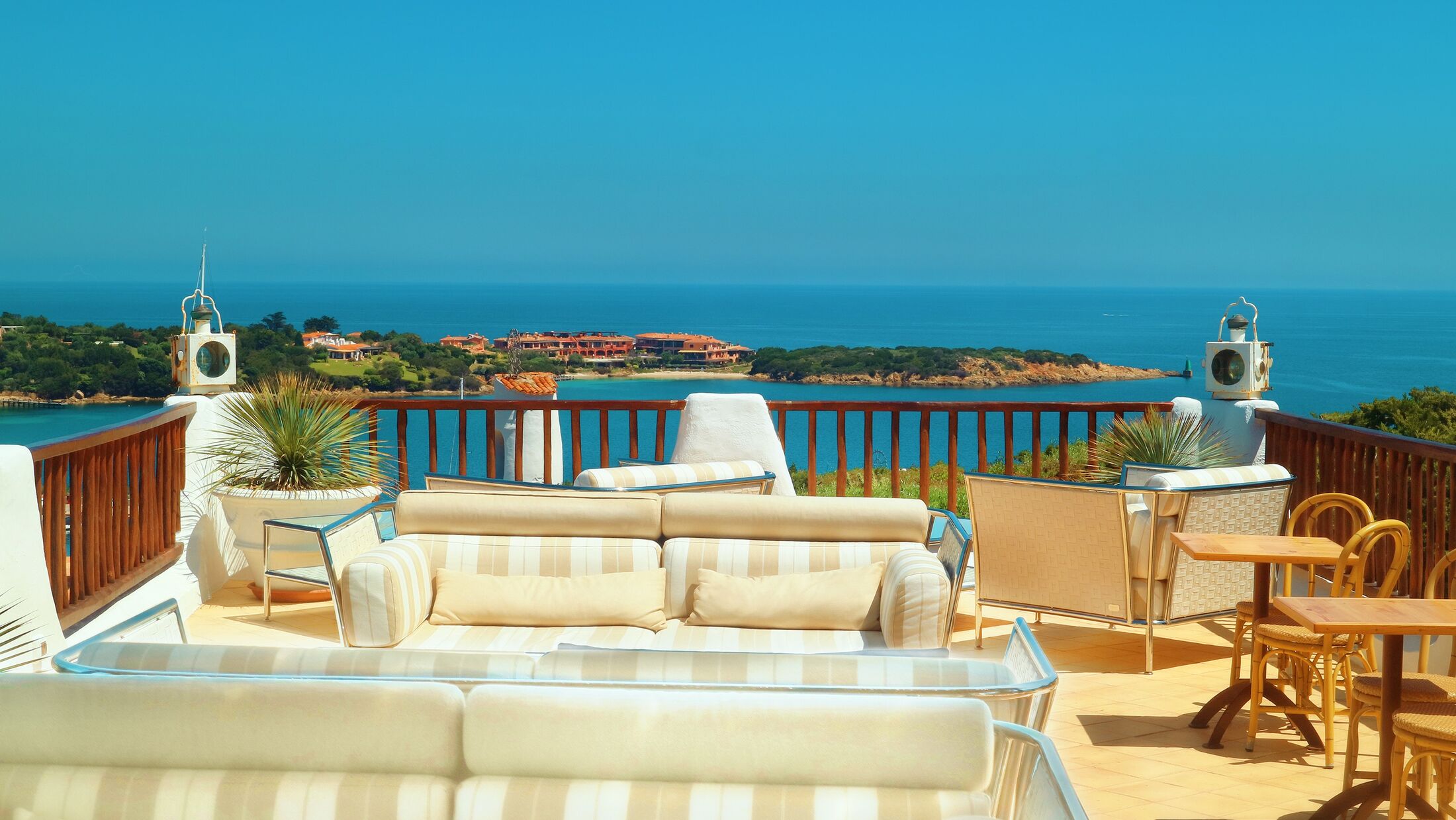 Luci-di-la-Muntagna-2022-Fendi-Terrace-001-121843-Hybris