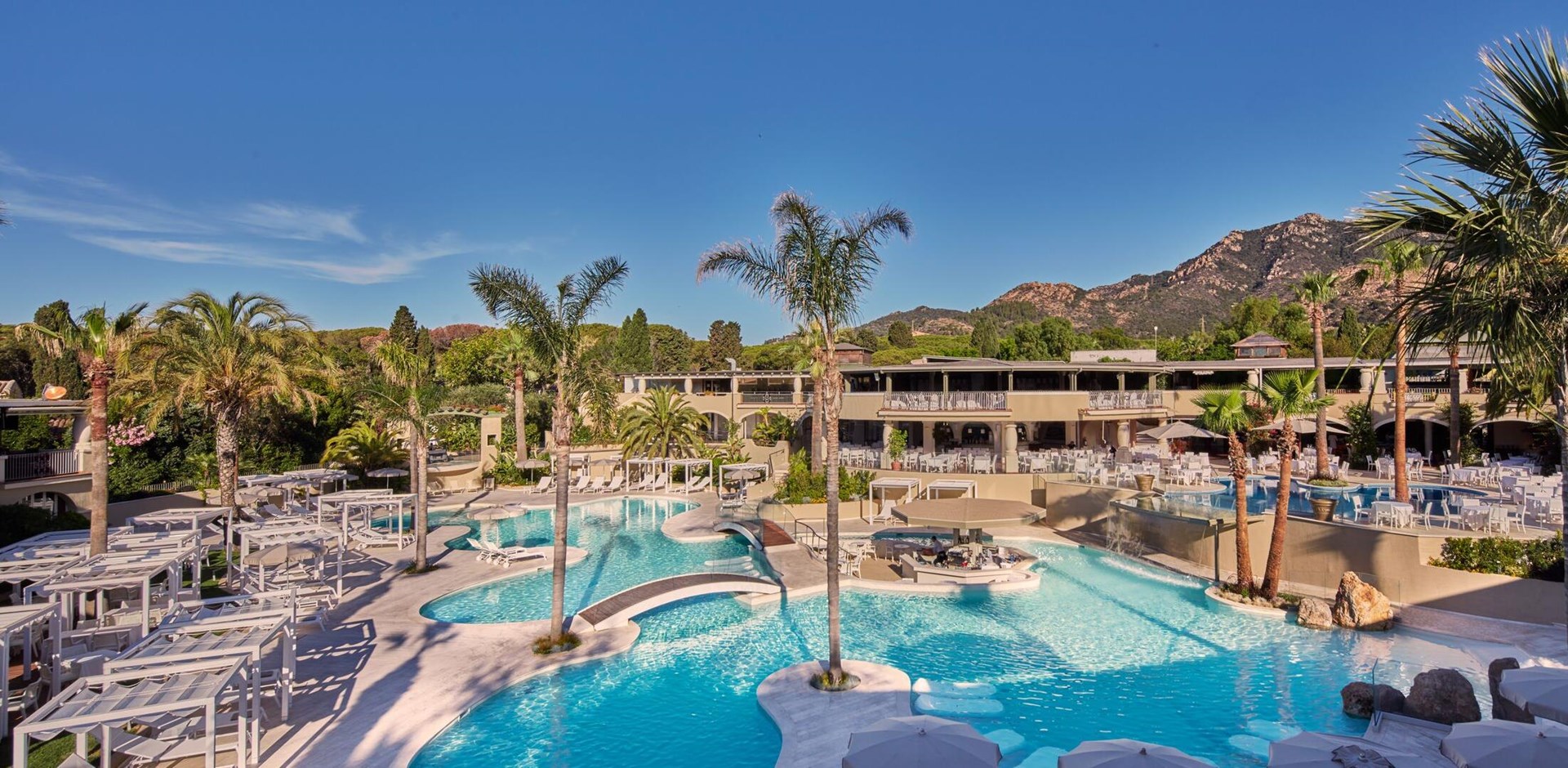 Forte-Village-2023-Oasis-Pool-003-002498-Hybris