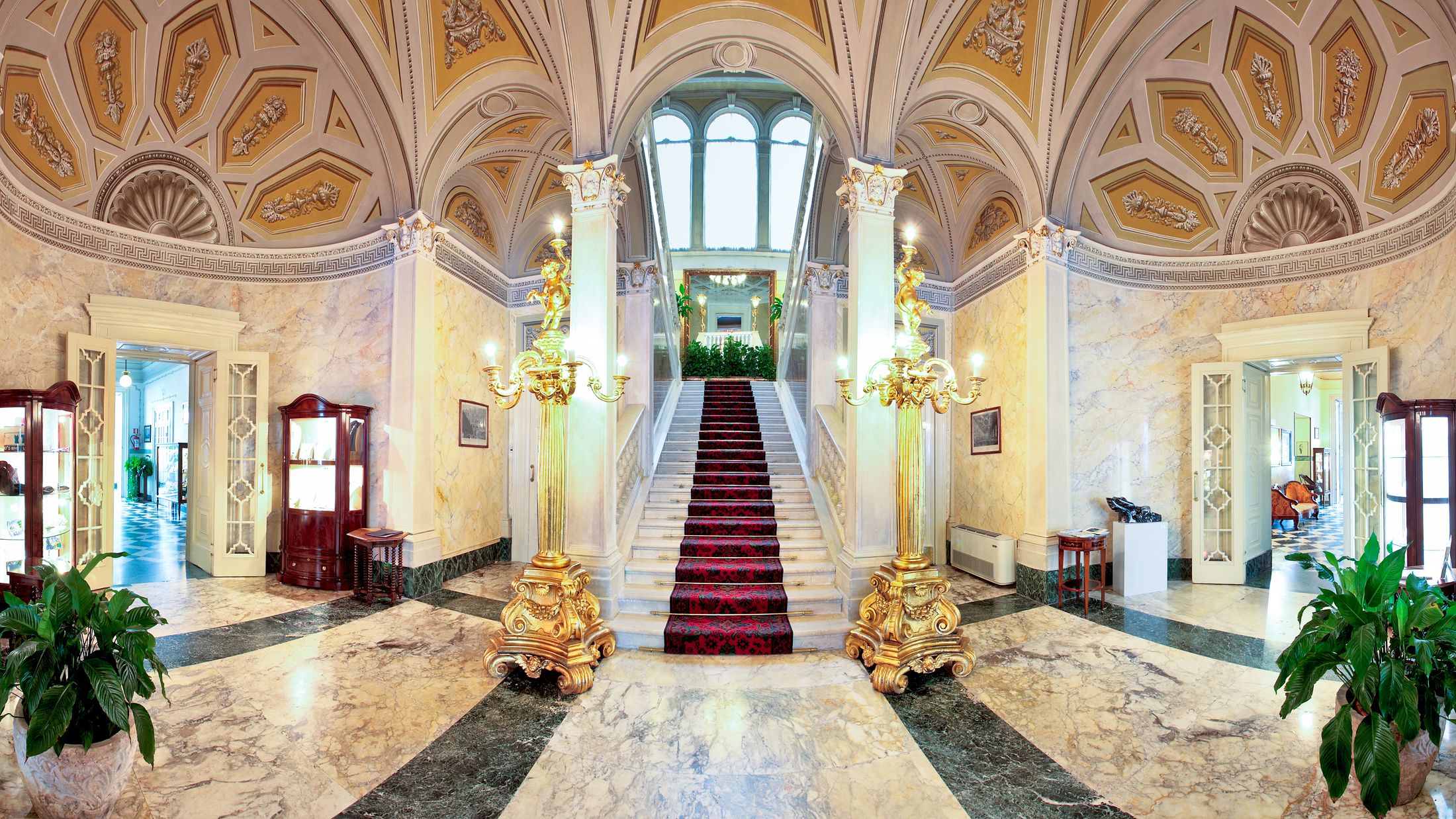 Hilton Lake Como's Fashion Week Aperitivo: A Fusion of Style and Tranquillity