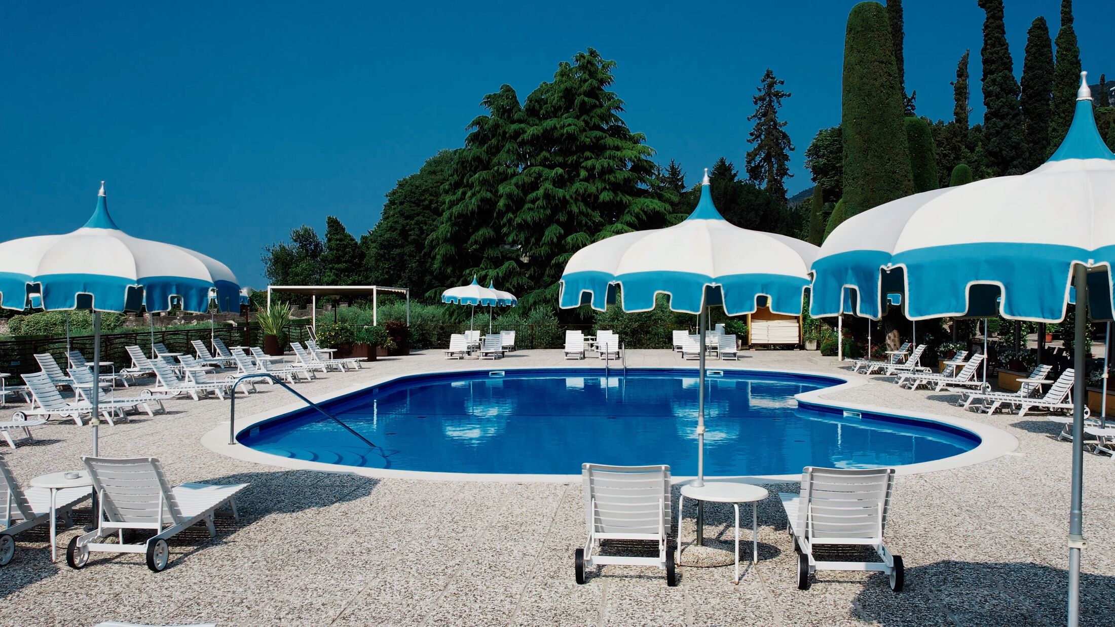 Garden-Garda-2022-Swimming-Pool-001-110633-Hybris