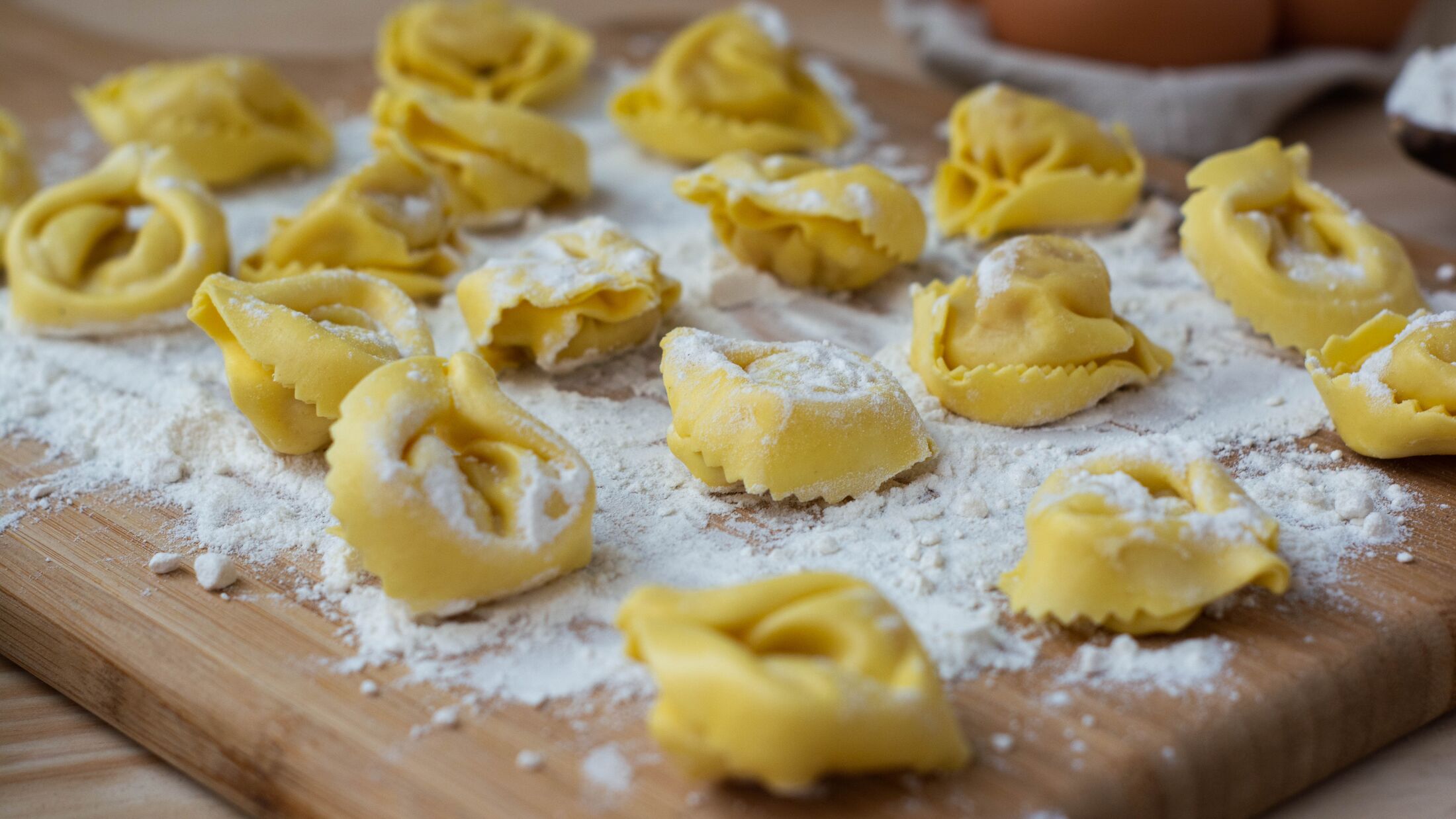 Bologna-2023-Food-Tortellini-Shutterstock-1556428265-Hybris